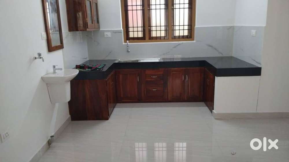 FOR LADIES / FAMILY 2 BHK 1ST FLOOR . APPARTMENT