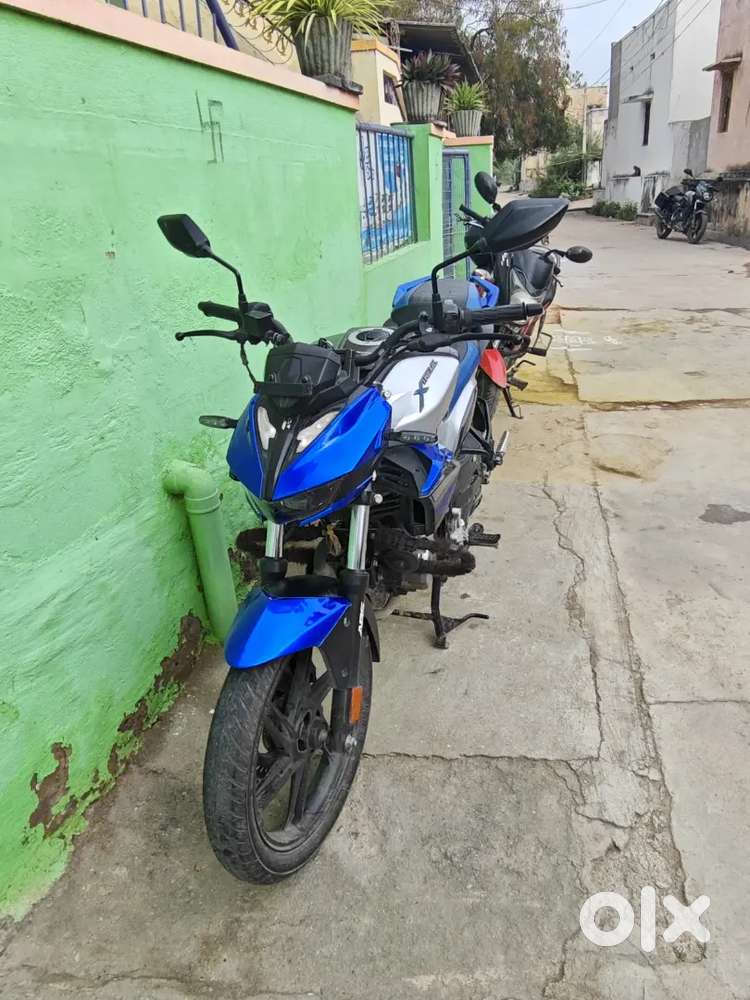 Hero extreme 125R. 5 EMI pending I will clear that monthly.