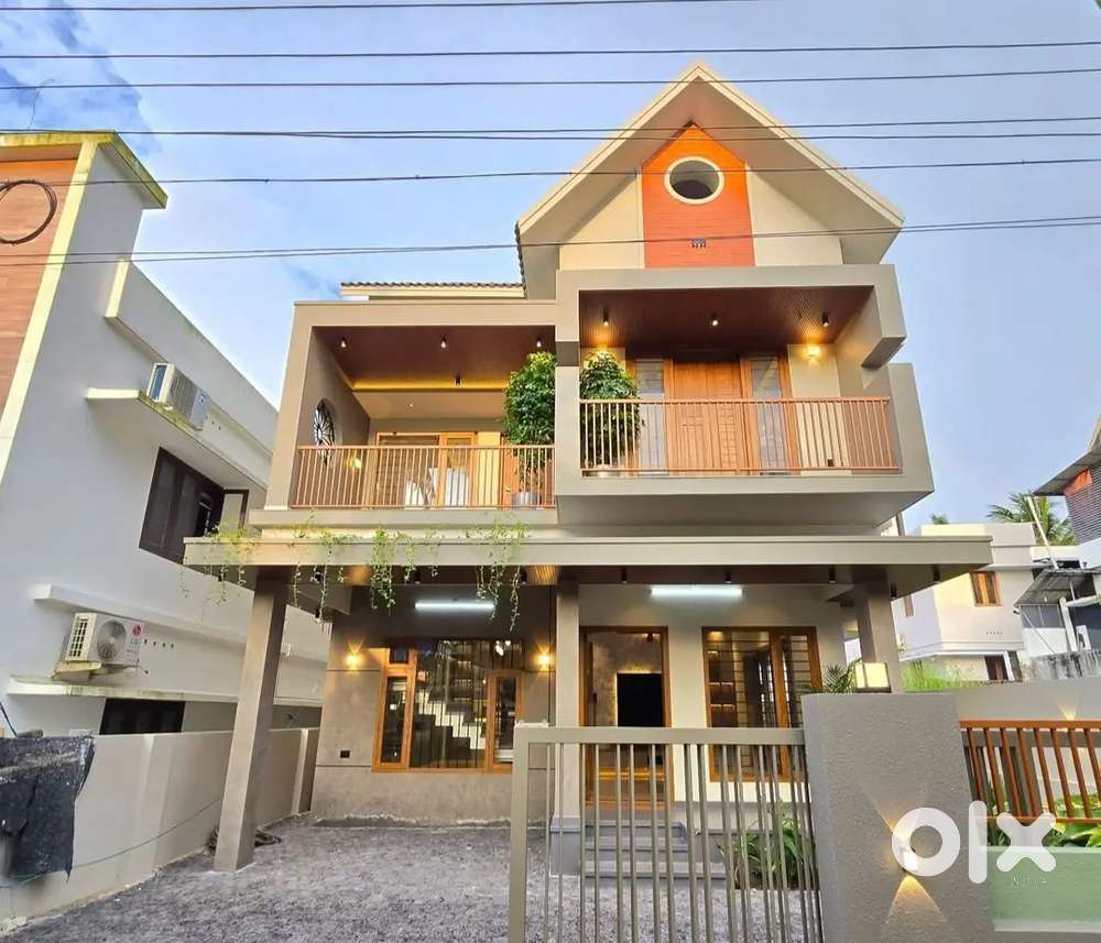 3.5CENT KAKKANAD PUKKATTUPADY 3BHK NEW VILLA