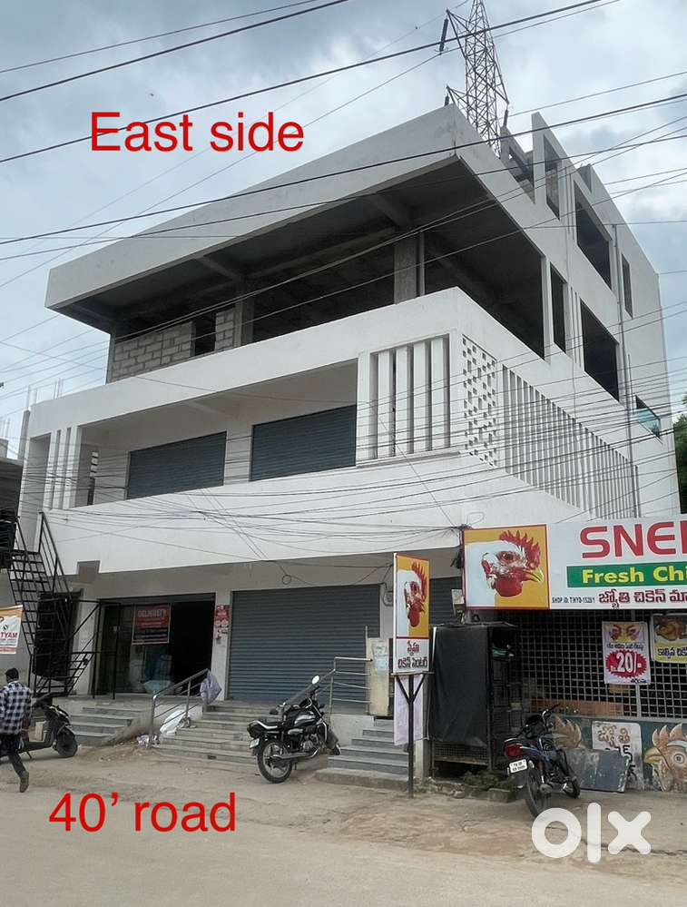 Semi commercial building