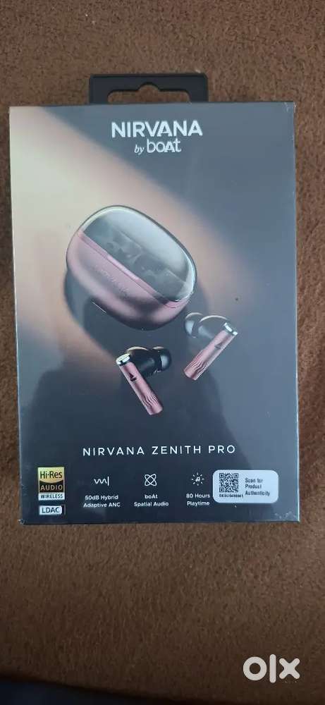 BoAt zenith pro crimson red seal packed