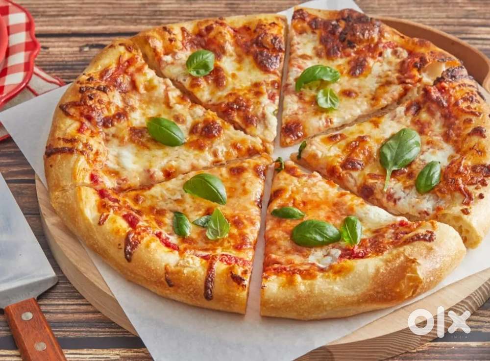 We are looking for pizza food courier driver ⁸⁸