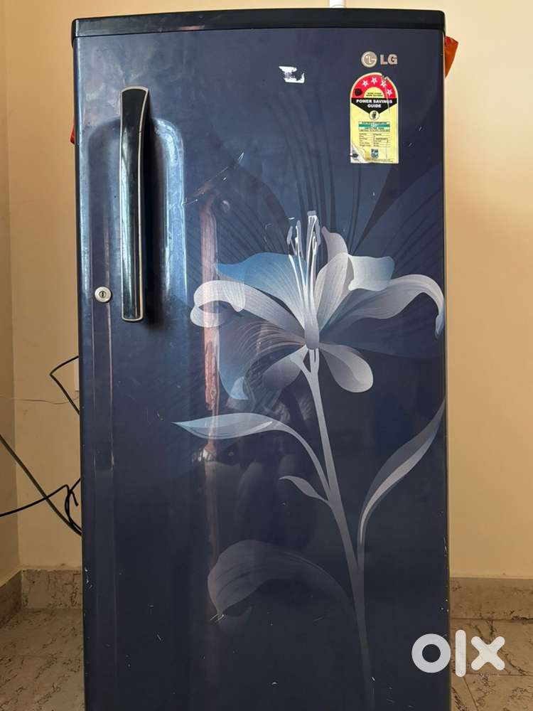 Fridge to be sold. Negotiable