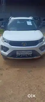 Tata Nexon 1.2 Revotron XZA Plus DualTone, 2021, Petrol