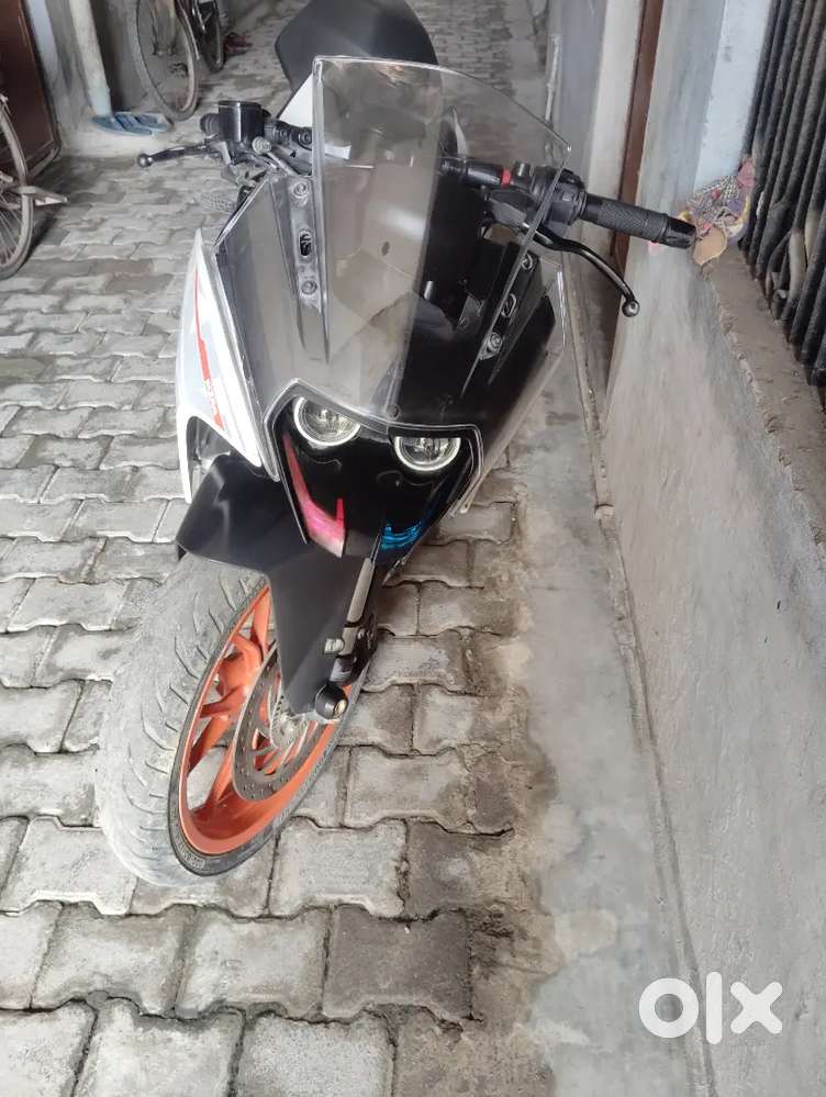 Ktm..price negotiate ho sakta hai.