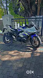 Yamaha r15v2