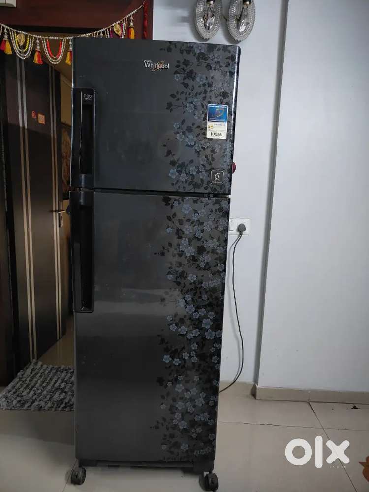 Whirlpool fridge 265lt 3star 6sense invertervery good condition