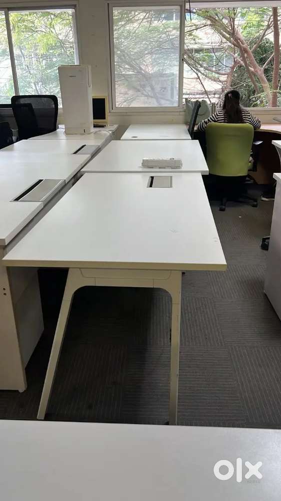 4'6*2'4 Steelcase Boss Office Tables