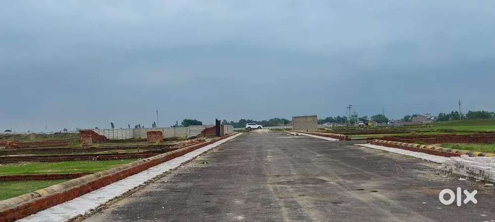 HCl company Jalsa resort se najdeek approved society me awasiy plot