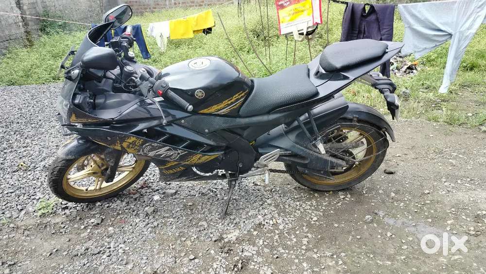 Yamaha R15 V2 golden and black
