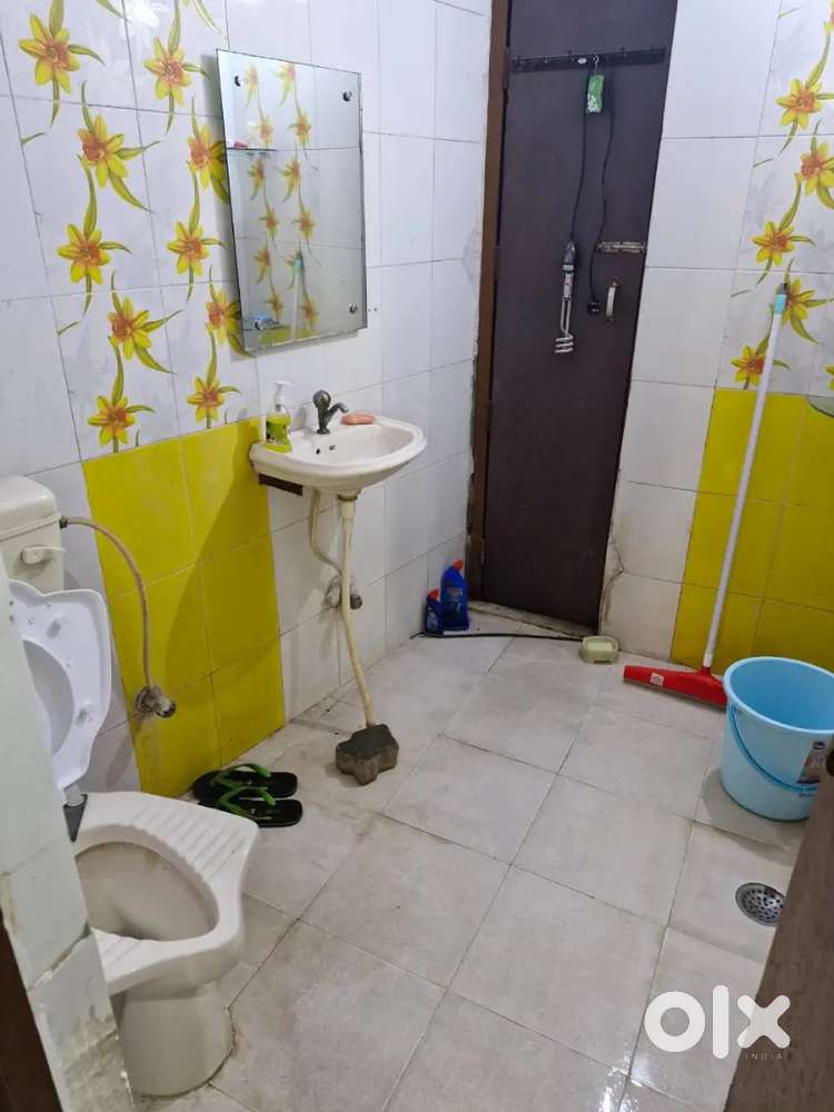 Required Flat Mate only Service Person Govt or Pvt