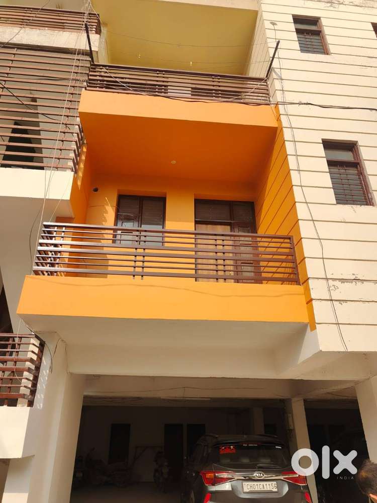 3BHK REHMAT HOMES 100 GAJ 1ST FLOOR 4500000