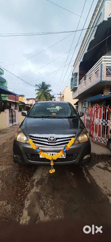 Toyota Innova 2010 Diesel Well Maintained