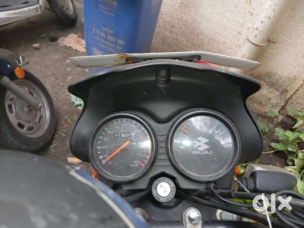 Bajaj platina 110 cc in good condition all parts original alldocuments