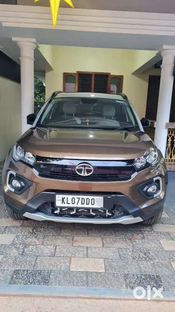 Tata Nexon XZA PLUS 2024 Lux jet Limited Edition Petrol 8800 Km Driven