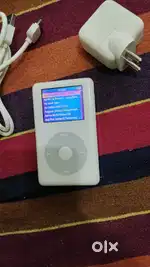Apple ipod Classic 4th gen 40 GB model A1099 with Charger
