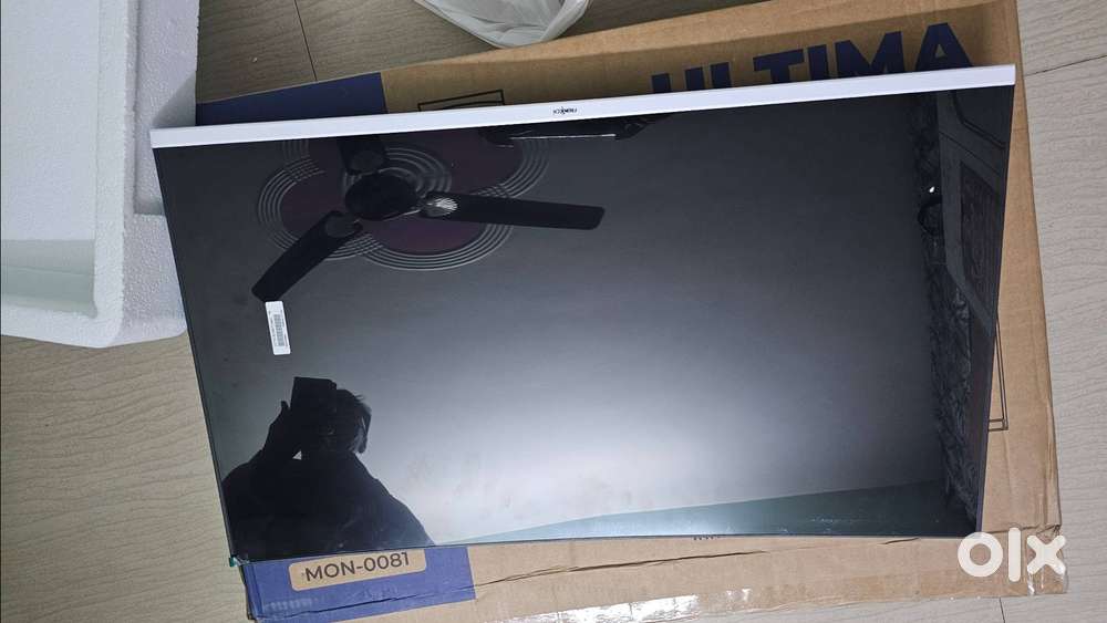 Brand New Open box : FRONTECH Ultima Series 32 Inch Curved LED Monitor