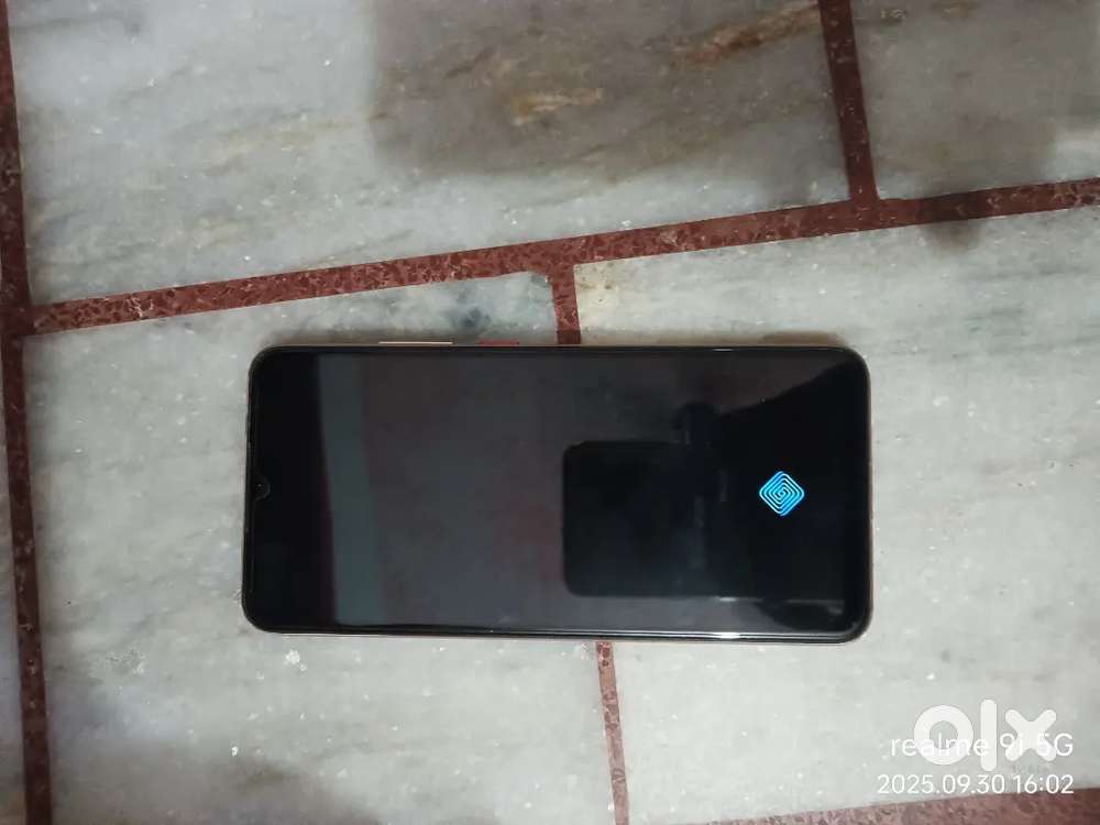 Vivo S1 Pro.8Ram128Rom silver colour