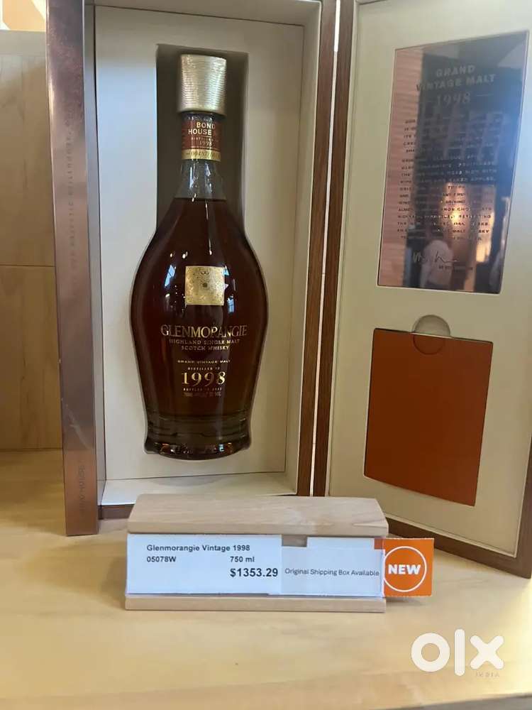 I want a worker for medical shop