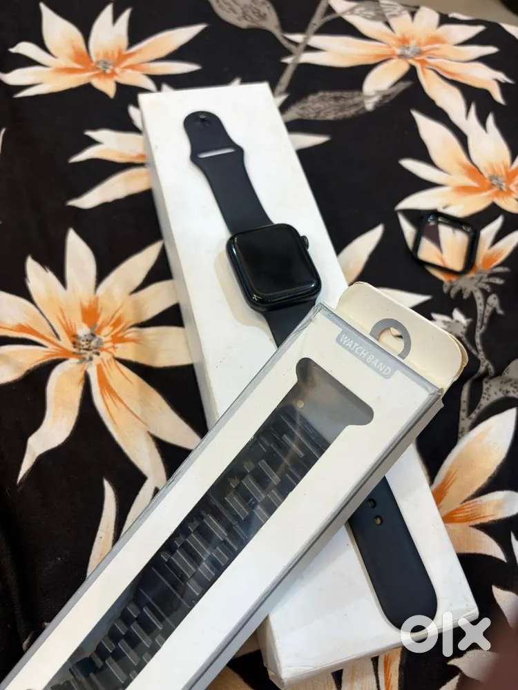 Apple Watch Series 5 44mm for sale.