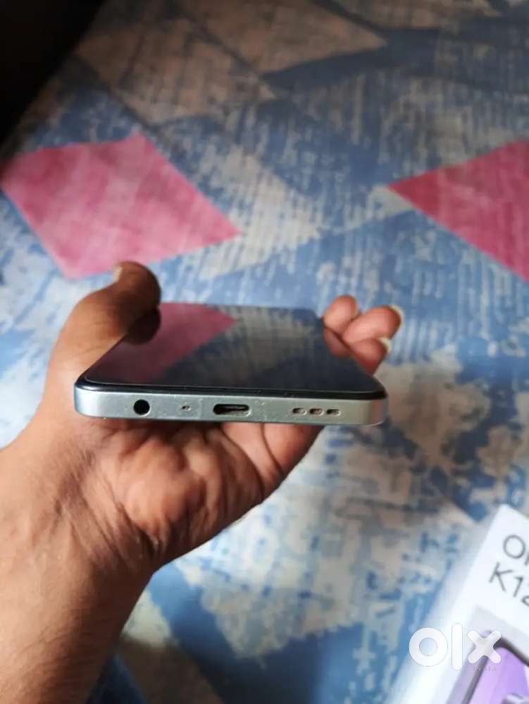 New condition smartphone with charger box bill