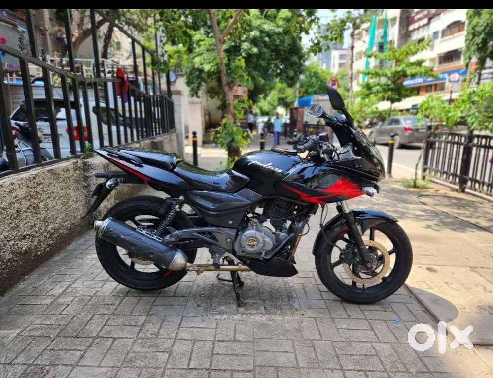 Bajaj Pulsar 220F