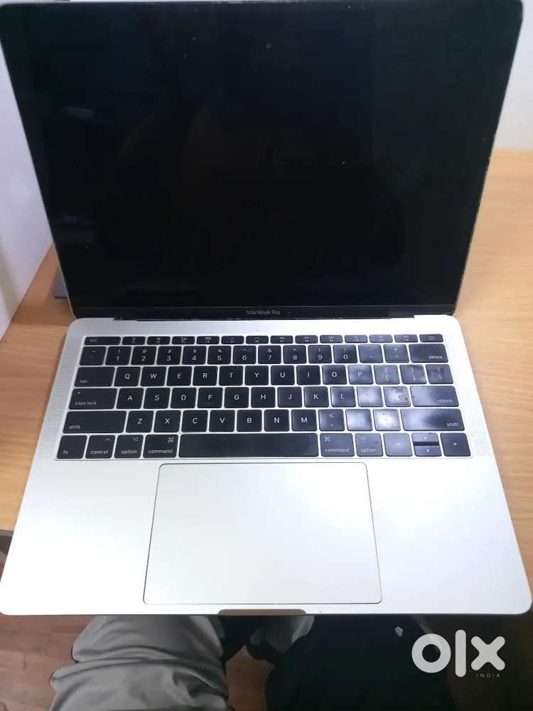 MacBook Pro i5 2017 top notch condition 8/256gb Scratchless condition