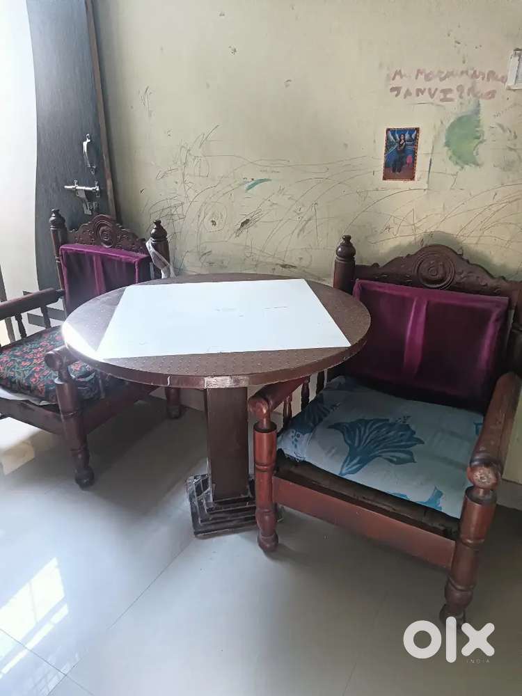 Dinning table with 2 chairs