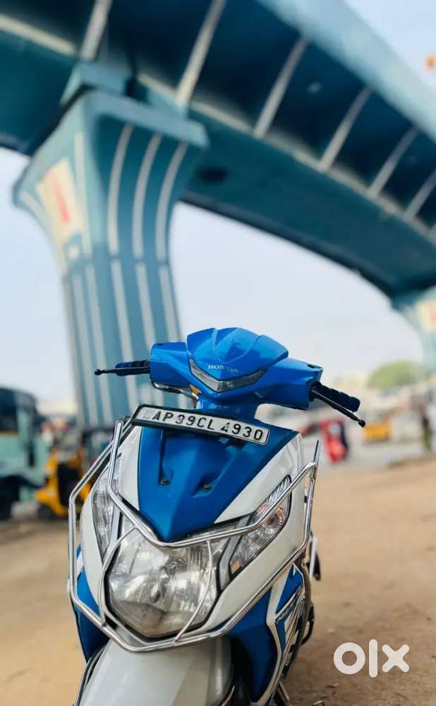 Neet and good condition vechile , 2019 model , 2700 km  reedem