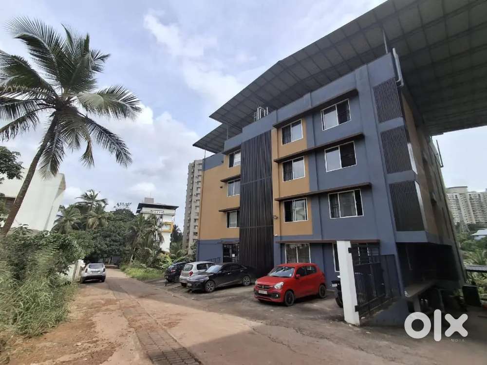 44000 SQFT COMMERCIAL BULIDING FOR SALE AT KAKKANAD NEAR VSNL ROAD