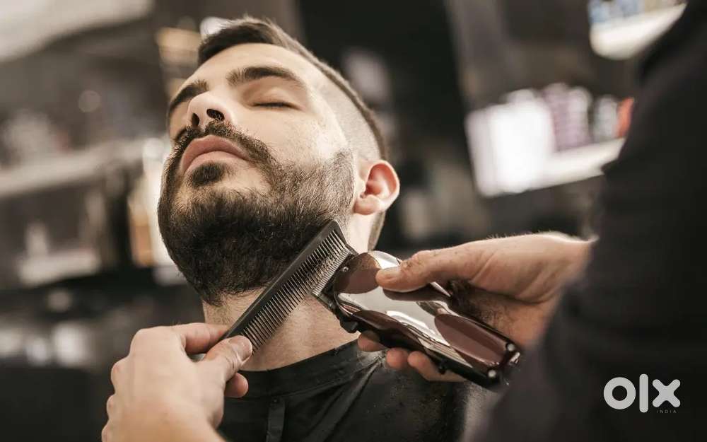 Mens parlour worker wanted , accommodation available