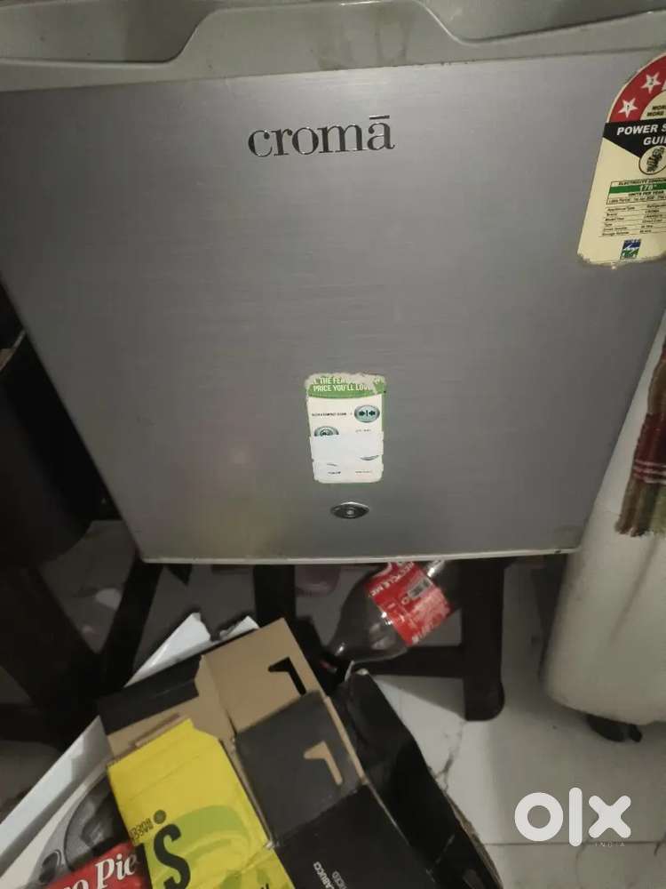 Croma mini fridge