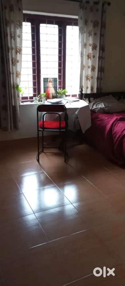 Upstairs for Lease / rent near olari just 5 km from swaraj round
