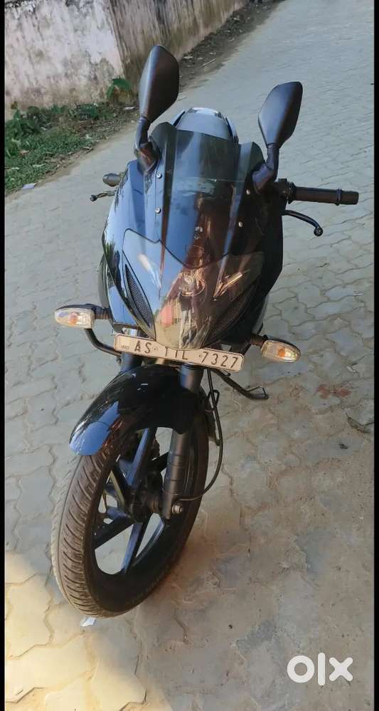 Bajaj Pulsar 220 F