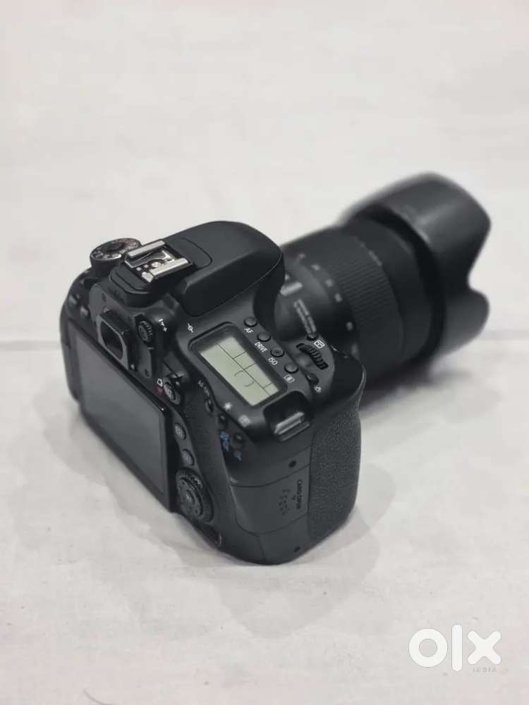 Canon 80d full condition
