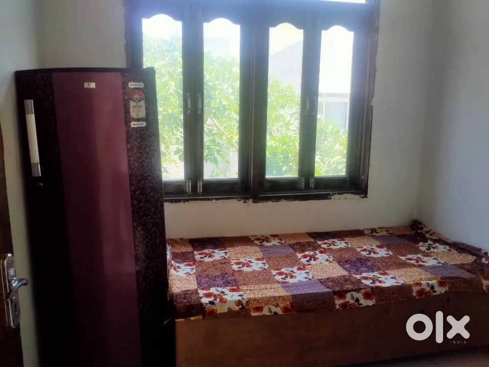 Affordable price available room students and working person