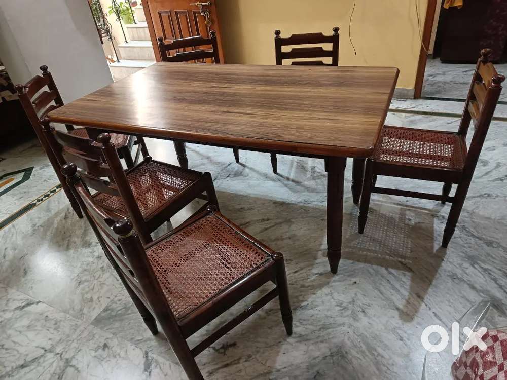 6 seater dining table with chairs