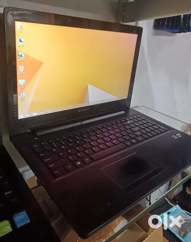 Lenovo Laptop. Amd A8/8Gb/500Gb Hdd/1Gb Graphics/15.6