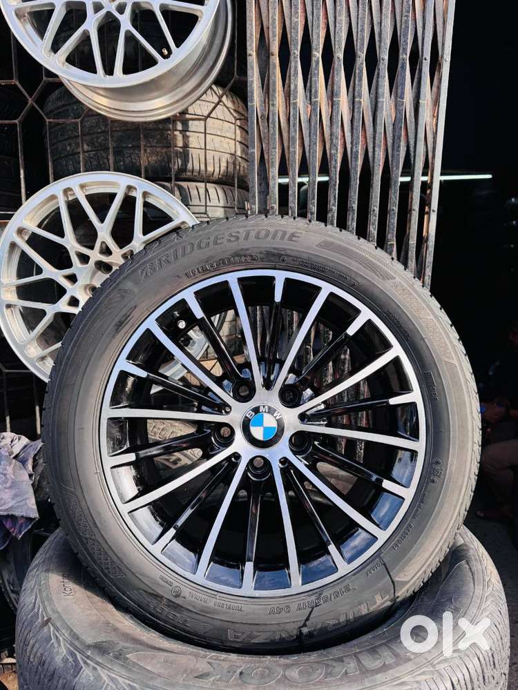 BMW ALLOY WHEELS 17 INCH (ALMOST NEW) SET OF 4