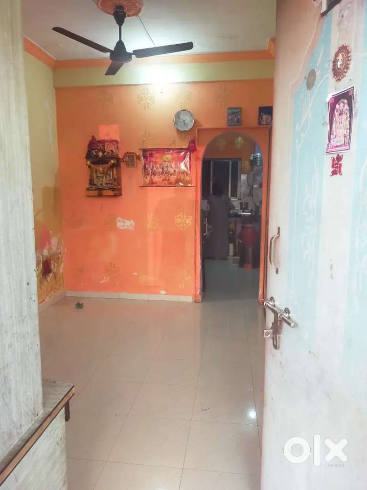 1 BHK flat near Nallasopara esat station Alkapuri road 800 meter only