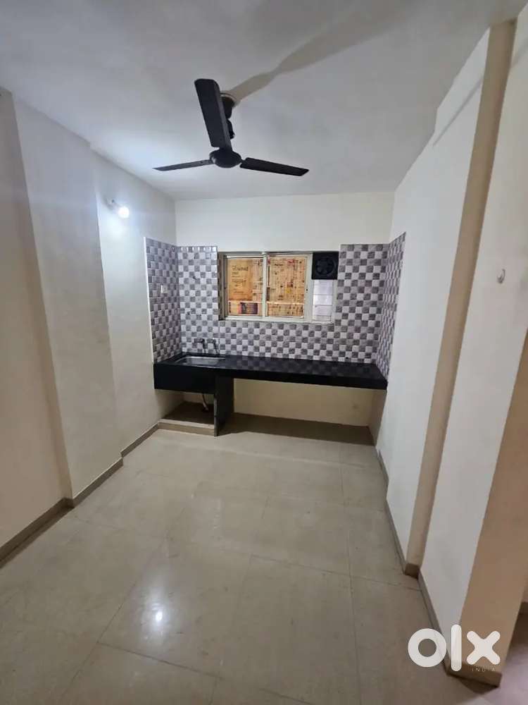 2bhk flat rent only student Bharti vidyapeeth campus katraj