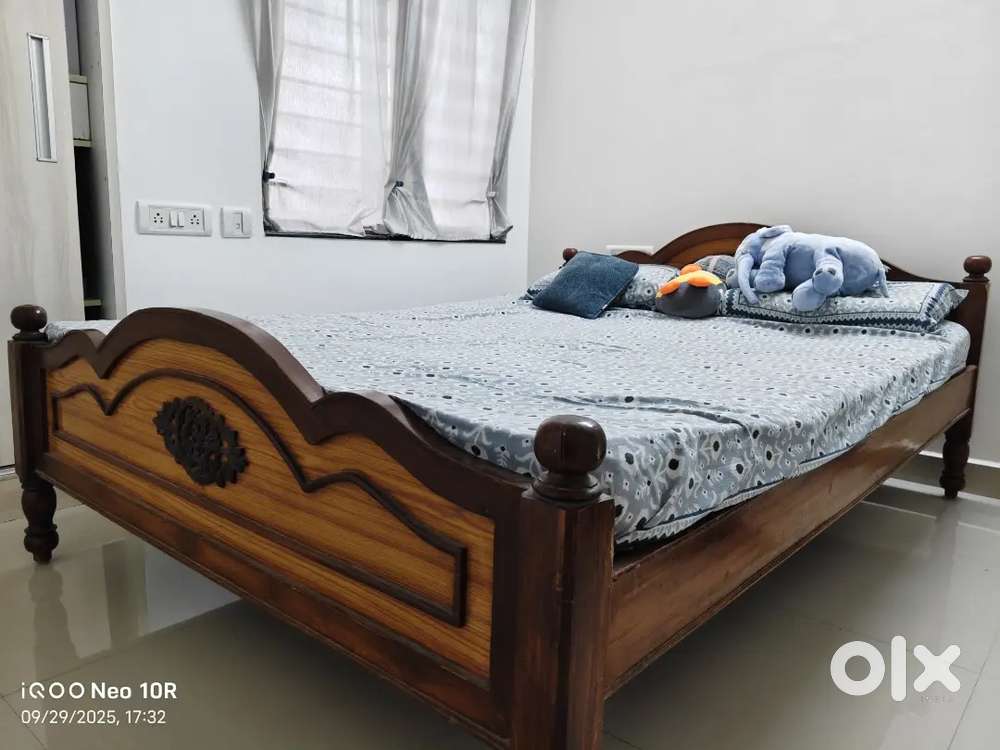 Pure Teak Wood Queen-Size Cot – ₹9,999