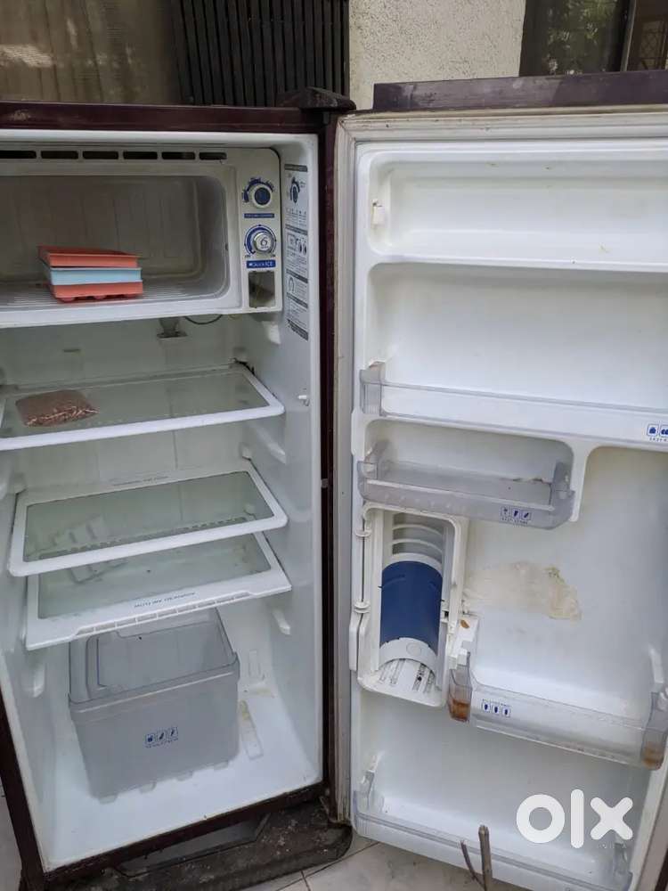2 fridge available for sale