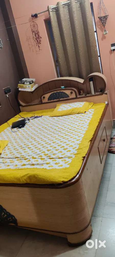 Queen size storage bed
