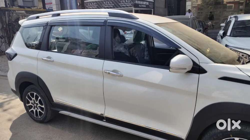 Maruti Suzuki XL6 2024 CNG & petrol 180000 Km Driven