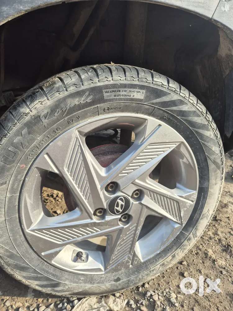 Hyundai verna i20 alloy wheels tyres for sale only