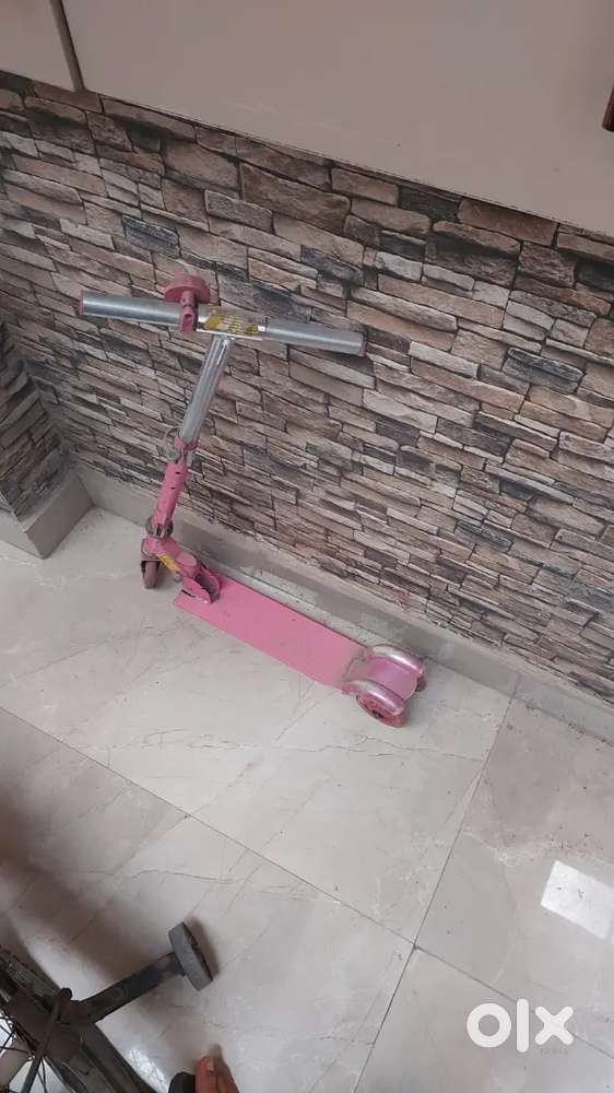 Want to sell scooter in vikas puri