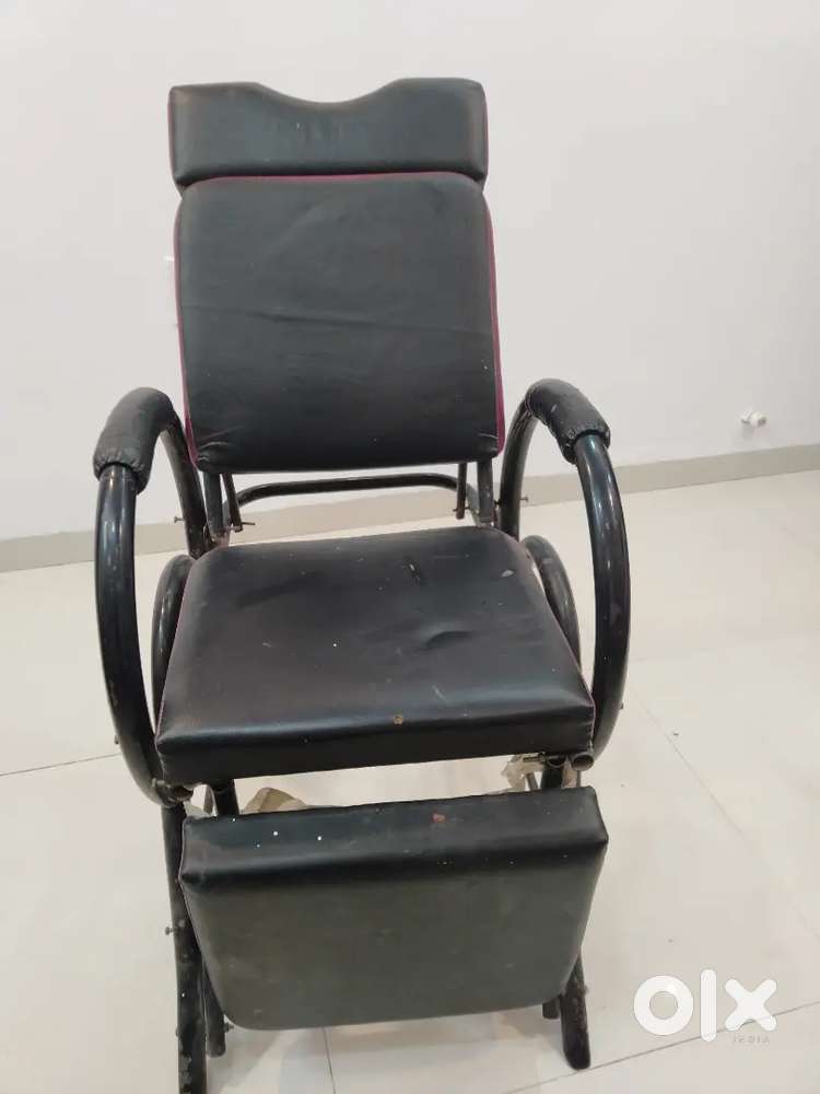 3 years old saloon cheir nice condition