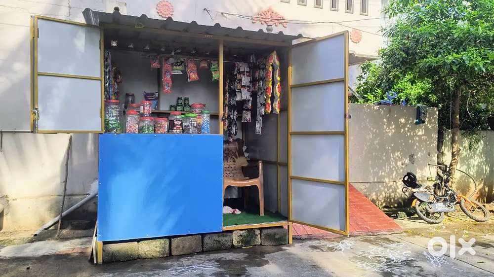 Snaks&cool drinks new shop cabin for sale used just one month