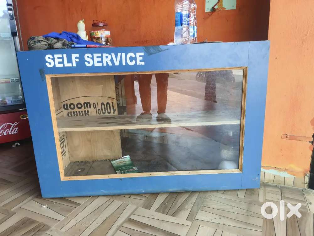 Cash counter with display for sale